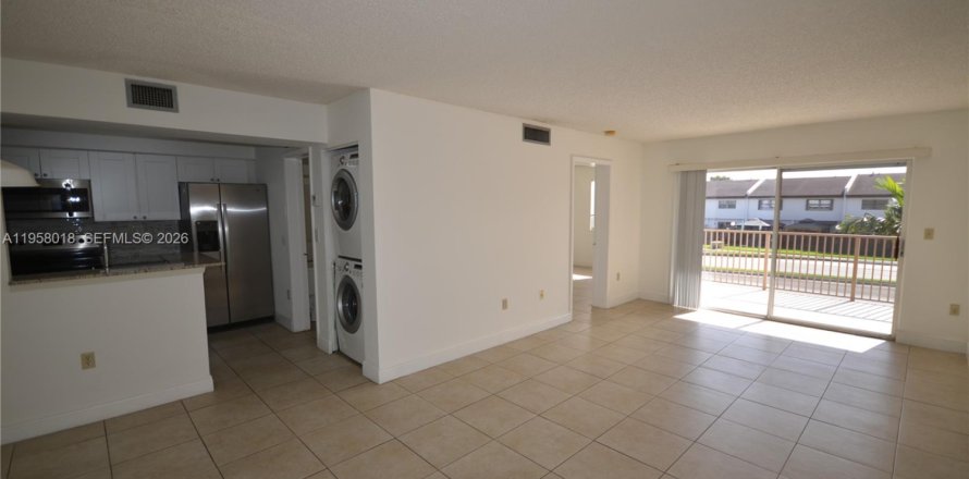 Кондоминиум с 1 спальней в Майами, Флорида № 2021012