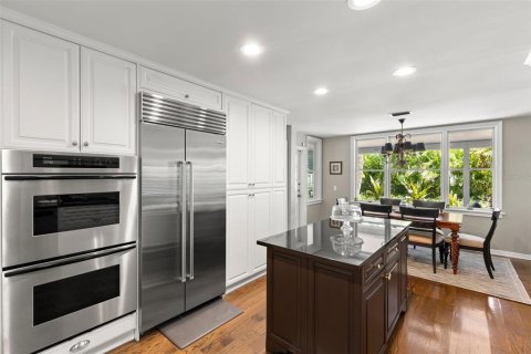 Casa en alquiler en Tampa, Florida, 4 dormitorios, 328.87 m2 № 1915358 - foto 18