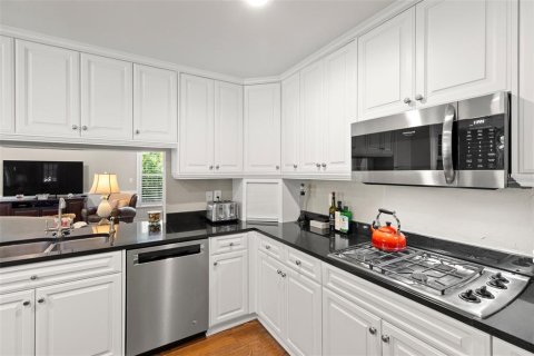 Casa en alquiler en Tampa, Florida, 4 dormitorios, 328.87 m2 № 1915358 - foto 17