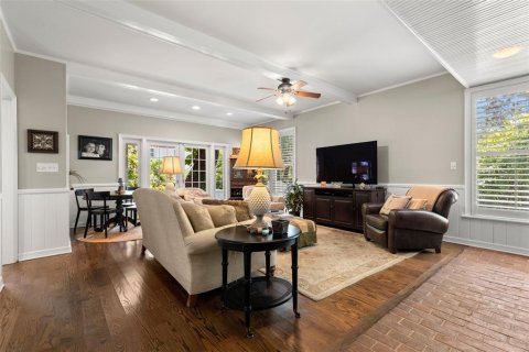 Casa en alquiler en Tampa, Florida, 4 dormitorios, 328.87 m2 № 1915358 - foto 9