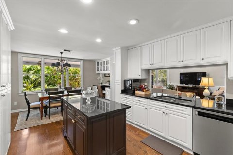 Casa en alquiler en Tampa, Florida, 4 dormitorios, 328.87 m2 № 1915358 - foto 21