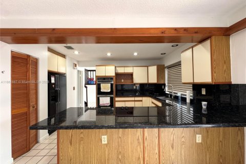 Casa en venta en Miami, Florida, 3 dormitorios, 177.72 m2 № 1892440 - foto 17