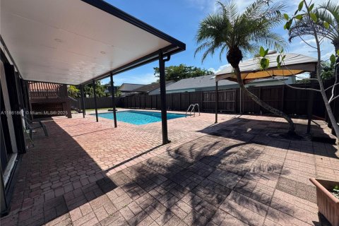 Casa en venta en Miami, Florida, 3 dormitorios, 177.72 m2 № 1892440 - foto 7