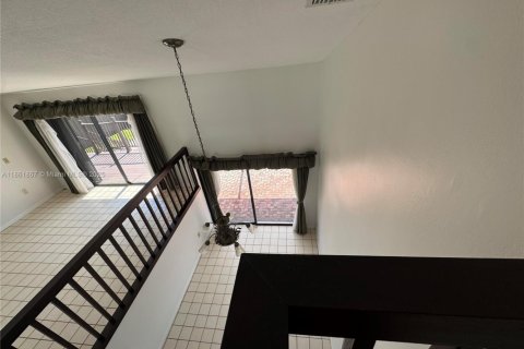 Casa en venta en Miami, Florida, 3 dormitorios, 177.72 m2 № 1892440 - foto 12