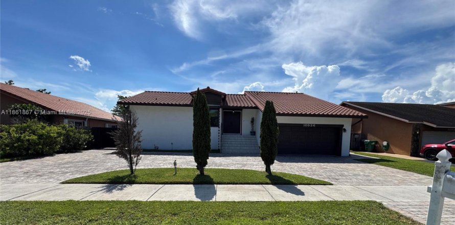 Casa en Miami, Florida 3 dormitorios, 177.72 m2 № 1892440