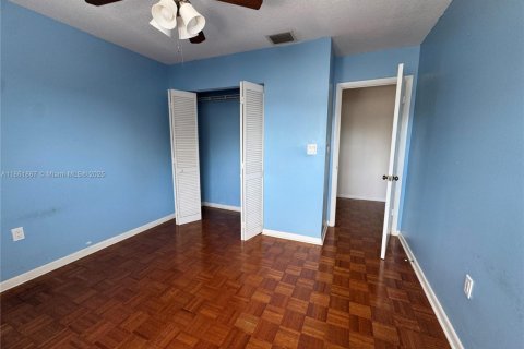 Casa en venta en Miami, Florida, 3 dormitorios, 177.72 m2 № 1892440 - foto 23