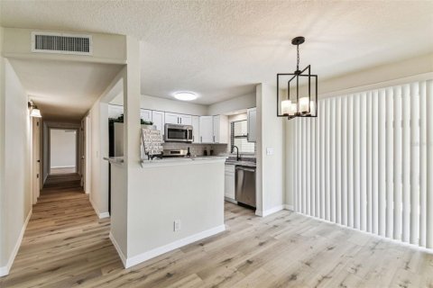 Casa en venta en Tampa, Florida, 3 dormitorios, 184.78 m2 № 1761444 - foto 8
