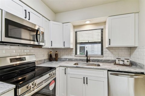 Casa en venta en Tampa, Florida, 3 dormitorios, 184.78 m2 № 1761444 - foto 15