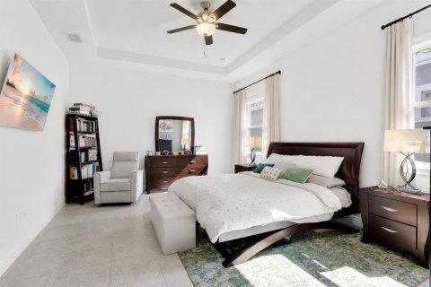 House in Orlando, Florida 4 bedrooms, 225.2 sq.m. № 2221545 - photo 13