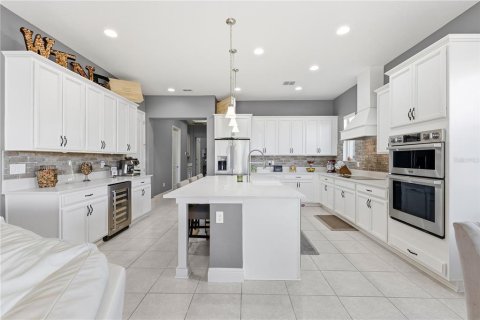 House in Orlando, Florida 4 bedrooms, 225.2 sq.m. № 2221545 - photo 17