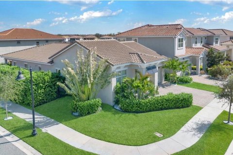 House in Orlando, Florida 4 bedrooms, 225.2 sq.m. № 2221545 - photo 2