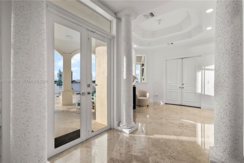 Villa ou maison à vendre à North Miami Beach, Floride: 5 chambres, 728.63 m2 № 2081240 - photo 22