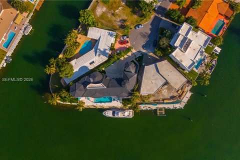 Villa ou maison à vendre à North Miami Beach, Floride: 5 chambres, 728.63 m2 № 2081240 - photo 3
