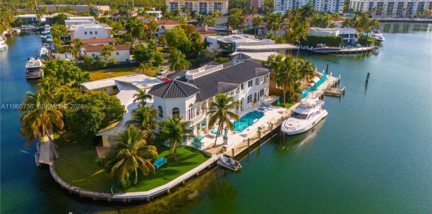 Villa ou maison à North Miami Beach, Floride 5 chambres, 728.63 m2 № 2081240