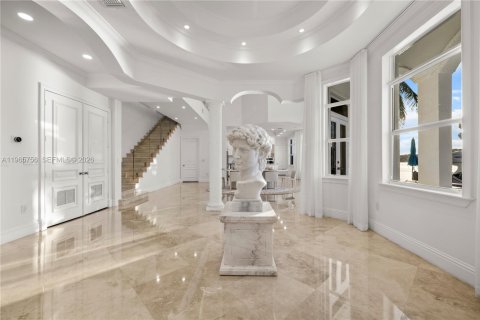 Villa ou maison à vendre à North Miami Beach, Floride: 5 chambres, 728.63 m2 № 2081240 - photo 28