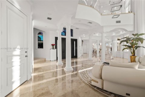Villa ou maison à vendre à North Miami Beach, Floride: 5 chambres, 728.63 m2 № 2081240 - photo 24