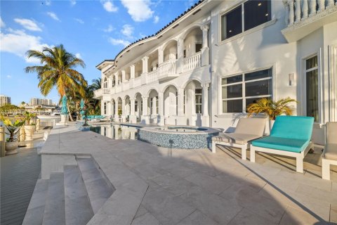 Villa ou maison à vendre à North Miami Beach, Floride: 5 chambres, 728.63 m2 № 2081240 - photo 7