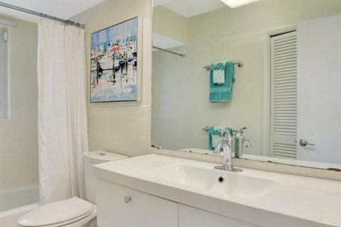House in Deerfield Beach, Florida 3 bedrooms, 194.72 sq.m. № 2158352 - photo 18