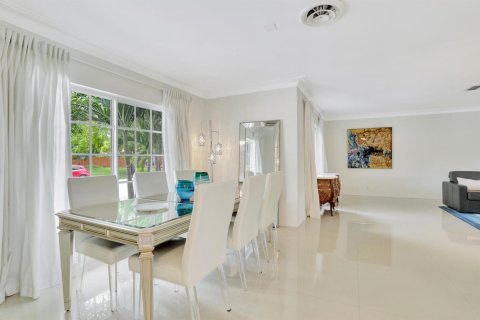 House in Deerfield Beach, Florida 3 bedrooms, 194.72 sq.m. № 2158352 - photo 15