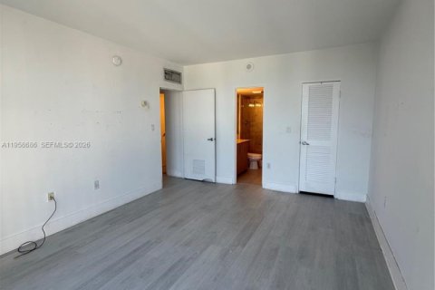 Снять в аренду кондоминиум в Бэл-Харбор, Флорида 2 спальни, 98.1м2, № 2020906 - фото 4