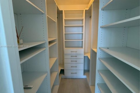 Снять в аренду кондоминиум в Бэл-Харбор, Флорида 2 спальни, 98.1м2, № 2020906 - фото 7