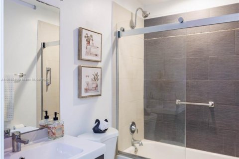 House in Coral Springs, Florida 3 bedrooms, 130.53 sq.m. № 1974511 - photo 27