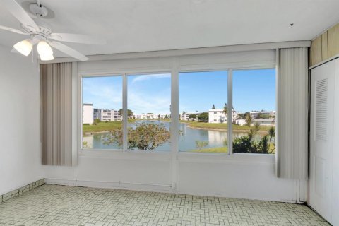 Купить кондоминиум в Уэст-Палм-Бич, Флорида 3 комнаты, 98.66м2, № 2083920 - фото 2