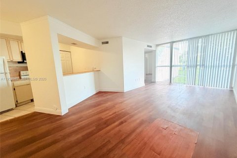 Condominio en alquiler en Hialeah, Florida, 2 dormitorios, 89.19 m2 № 2010386 - foto 2