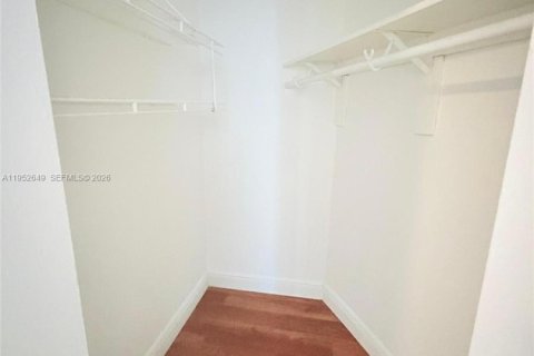 Condominio en alquiler en Hialeah, Florida, 2 dormitorios, 89.19 m2 № 2010386 - foto 9