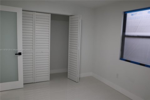 Casa en alquiler en Hollywood, Florida, 3 dormitorios, 124.49 m2 № 1927840 - foto 11