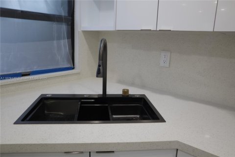 Casa en alquiler en Hollywood, Florida, 3 dormitorios, 124.49 m2 № 1927840 - foto 19