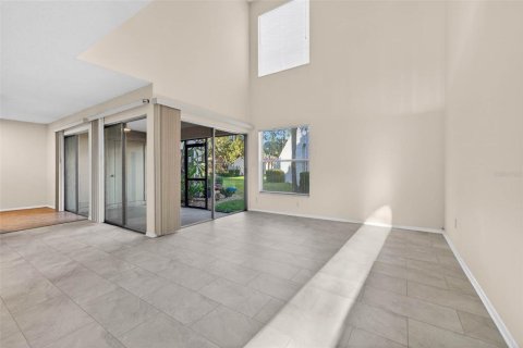 Townhouse in Saint Petersburg, Florida 2 bedrooms, 112.41 sq.m. № 2122275 - photo 22