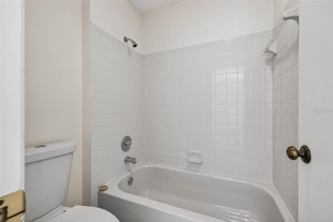 Townhouse in Saint Petersburg, Florida 2 bedrooms, 112.41 sq.m. № 2122275 - photo 15