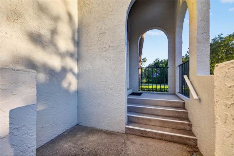 Townhouse in Saint Petersburg, Florida 2 bedrooms, 112.41 sq.m. № 2122275 - photo 2