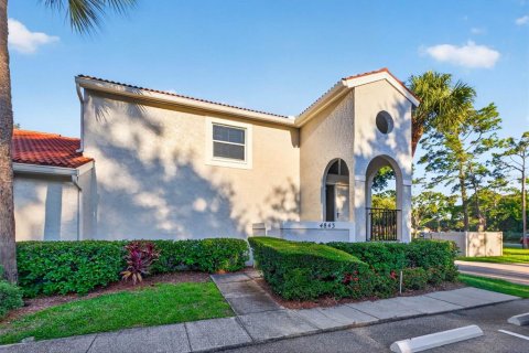 Townhouse in Saint Petersburg, Florida 2 bedrooms, 112.41 sq.m. № 2122275
