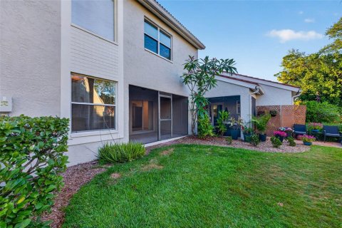 Townhouse in Saint Petersburg, Florida 2 bedrooms, 112.41 sq.m. № 2122275 - photo 25