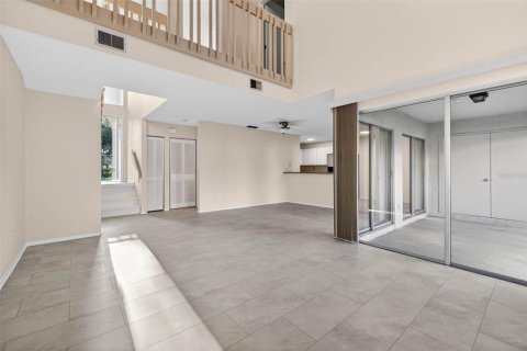 Townhouse in Saint Petersburg, Florida 2 bedrooms, 112.41 sq.m. № 2122275 - photo 23