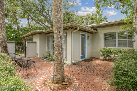 House in Saint Augustine, Florida 4 bedrooms, 166.85 sq.m. № 834592 - photo 1
