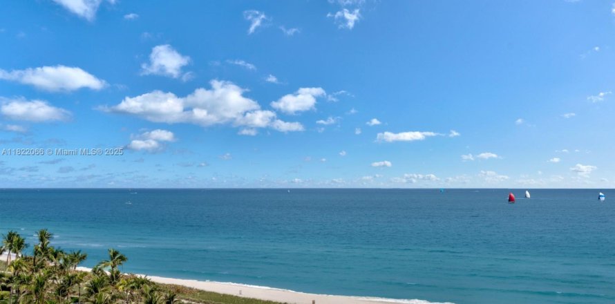 Condominio en Miami Beach, Florida, 2 dormitorios  № 1783699