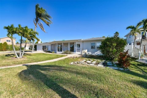 Villa ou maison à vendre à Madeira Beach, Floride: 4 chambres, 292.27 m2 № 1570272 - photo 20