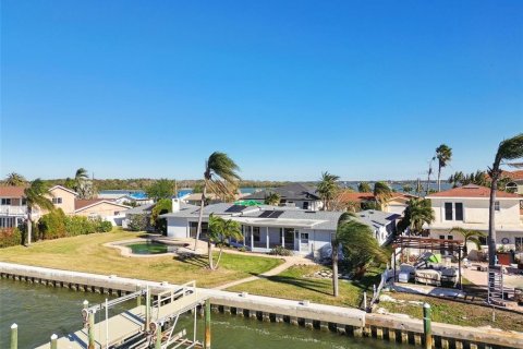 Villa ou maison à vendre à Madeira Beach, Floride: 4 chambres, 292.27 m2 № 1570272 - photo 2