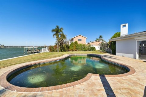 Villa ou maison à vendre à Madeira Beach, Floride: 4 chambres, 292.27 m2 № 1570272 - photo 24