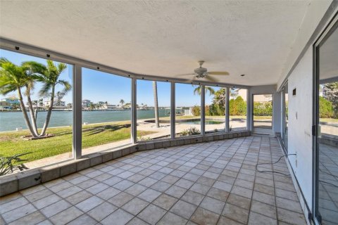 Villa ou maison à vendre à Madeira Beach, Floride: 4 chambres, 292.27 m2 № 1570272 - photo 22