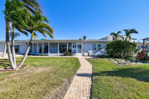Villa ou maison à vendre à Madeira Beach, Floride: 4 chambres, 292.27 m2 № 1570272 - photo 19