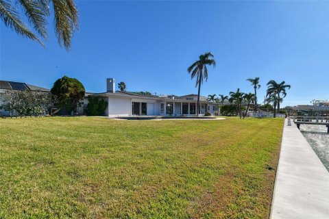 Villa ou maison à vendre à Madeira Beach, Floride: 4 chambres, 292.27 m2 № 1570272 - photo 17