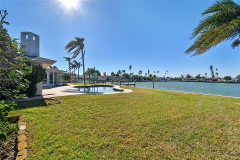 Villa ou maison à vendre à Madeira Beach, Floride: 4 chambres, 292.27 m2 № 1570272 - photo 4