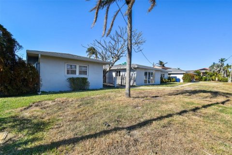 Villa ou maison à vendre à Madeira Beach, Floride: 4 chambres, 292.27 m2 № 1570272 - photo 13