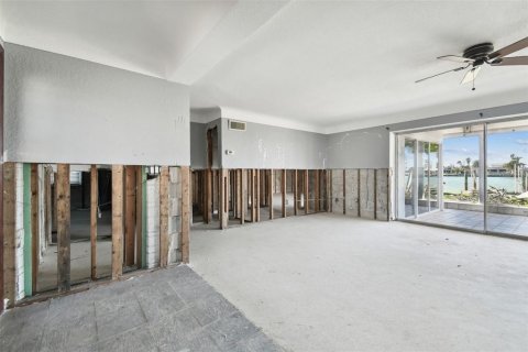 Villa ou maison à vendre à Madeira Beach, Floride: 4 chambres, 292.27 m2 № 1570272 - photo 27