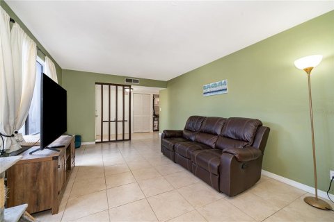 Copropriété à vendre à Altamonte Springs, Floride: 2 chambres, 114.73 m2 № 2157830 - photo 11