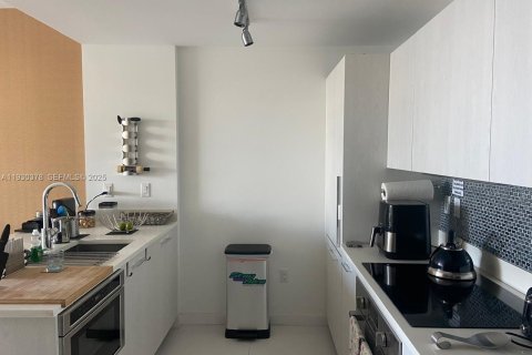 Снять в аренду кондоминиум в Майами, Флорида 1 спальня, 56.67м2, № 2034269 - фото 6